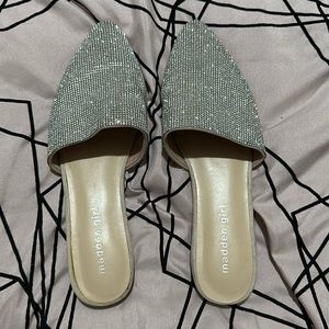 Madden girl Tania-R slides size 8m